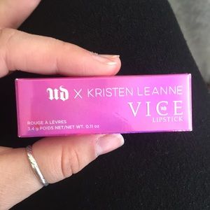 UrbAn decay lipstick